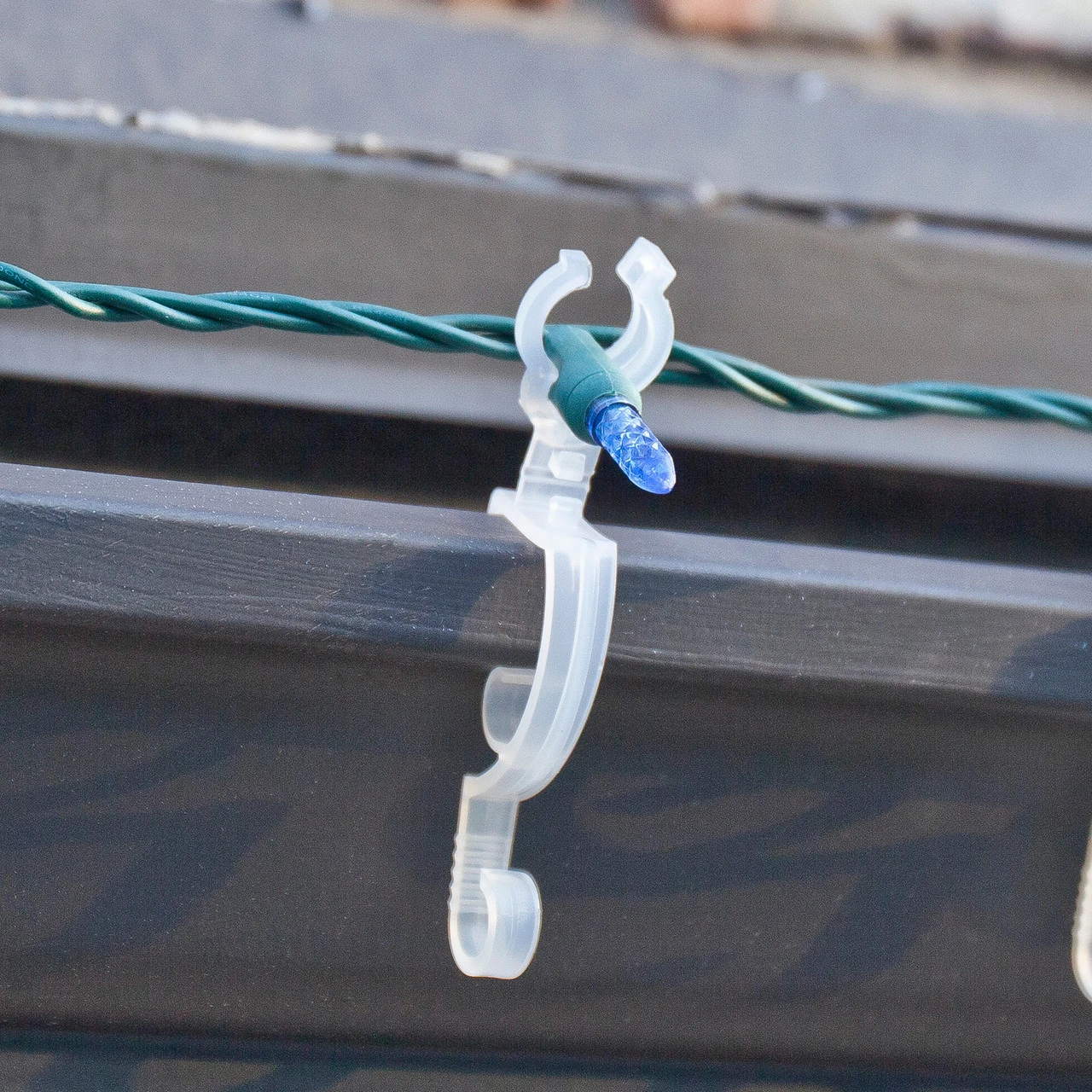 Set Of 1000 Clear Max Pro Anywhere Christmas Lights Clips - Image 2