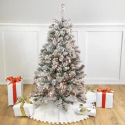 4.5' Pre-Lit Flocked Madison Pine Artificial Christmas Tree, Clear Lights