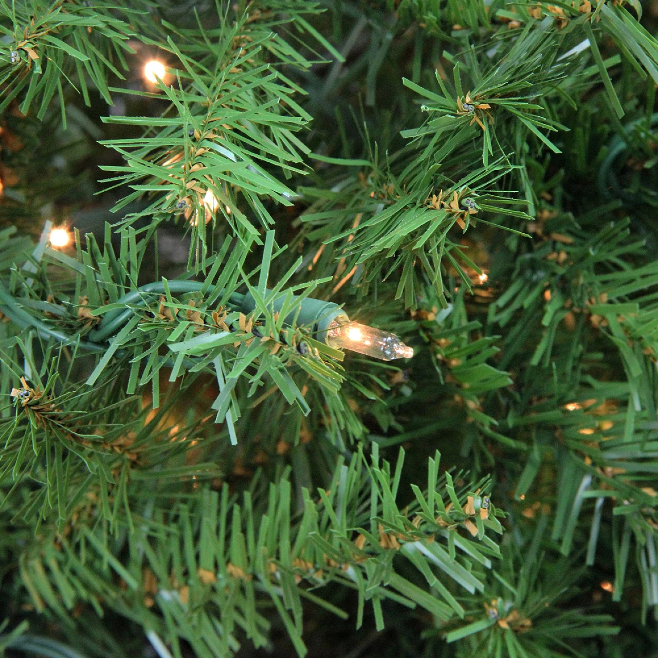 6.5' Pre-Lit Full Artificial Northern Pine Christmas Tree - Clear Lights - Image 3
