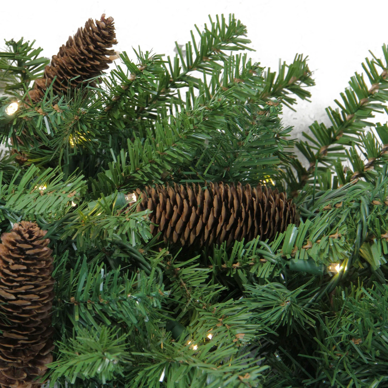 Pre-Lit Dakota Red Pine Commercial Artificial Christmas Wreath - 60-Inch, Warm White LED Lights - Image 2