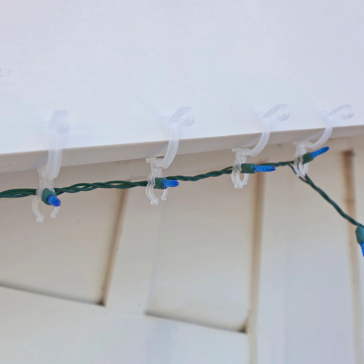 Set Of 150 Clear Max Pro Anywhere Christmas Light Clips - Image 6